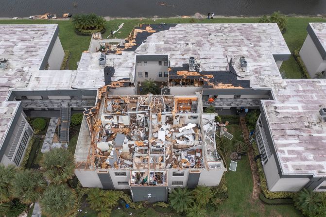 Damage is seen at the Kings Point condos in Delray Beach, Florida, on Wednesday. <a href="https://www.palmbeachpost.com/story/weather/2022/09/28/hurricane-ian-major-damage-kings-point-near-delray/10447519002/" target="_blank" target="_blank"