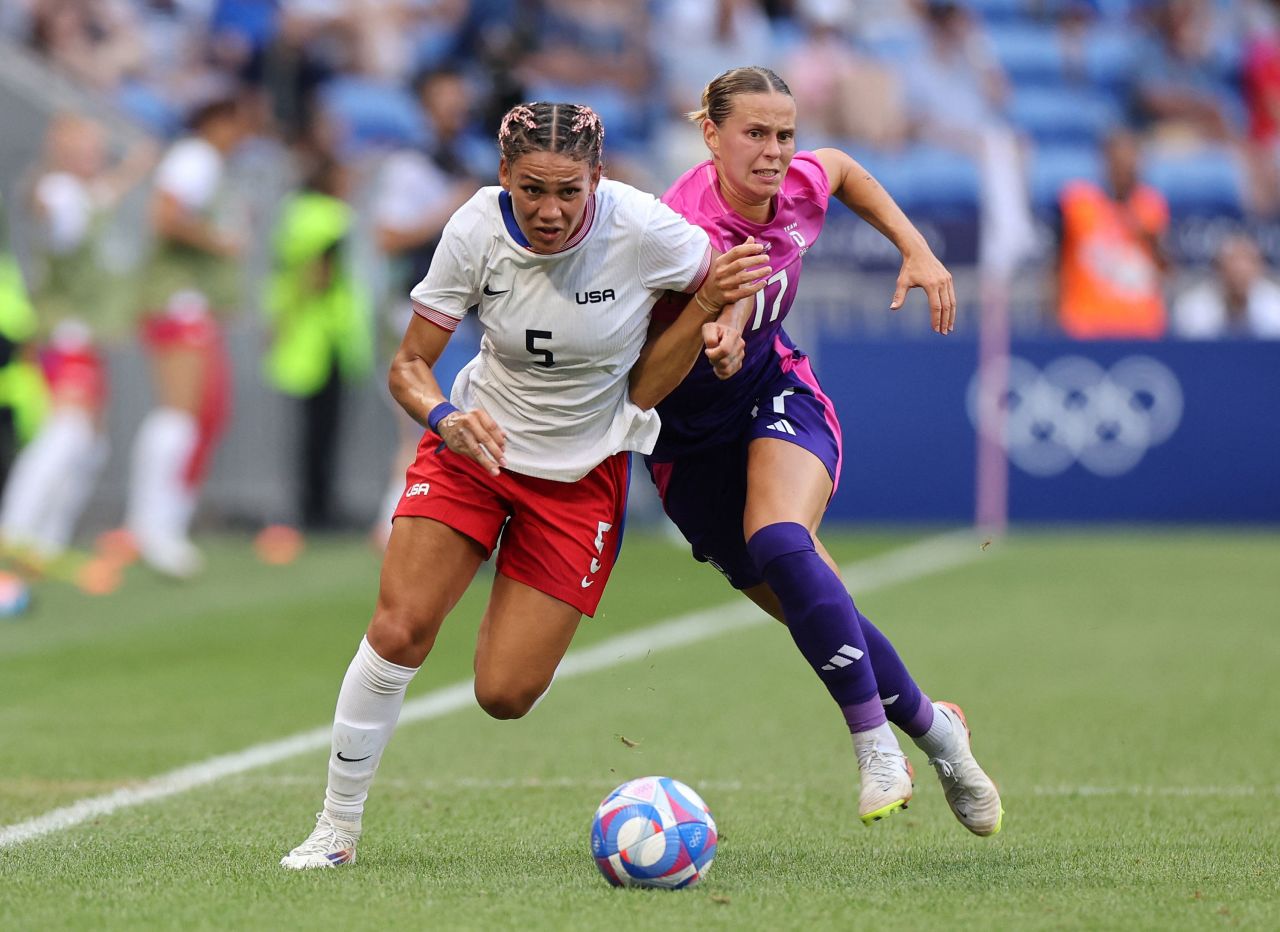 Trinity Rodman of the United States vies for the ball with Klara Buehl of Germany on Tuesday.