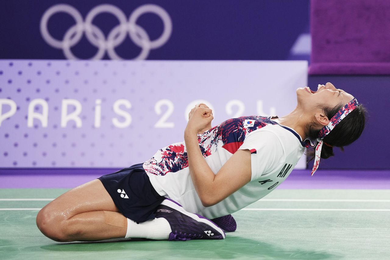 South Korea's An Se-young celebrates after defeating China's He Bingjiao during their women's singles badminton gold medal match at the 2024 Summer Olympics on August 5.