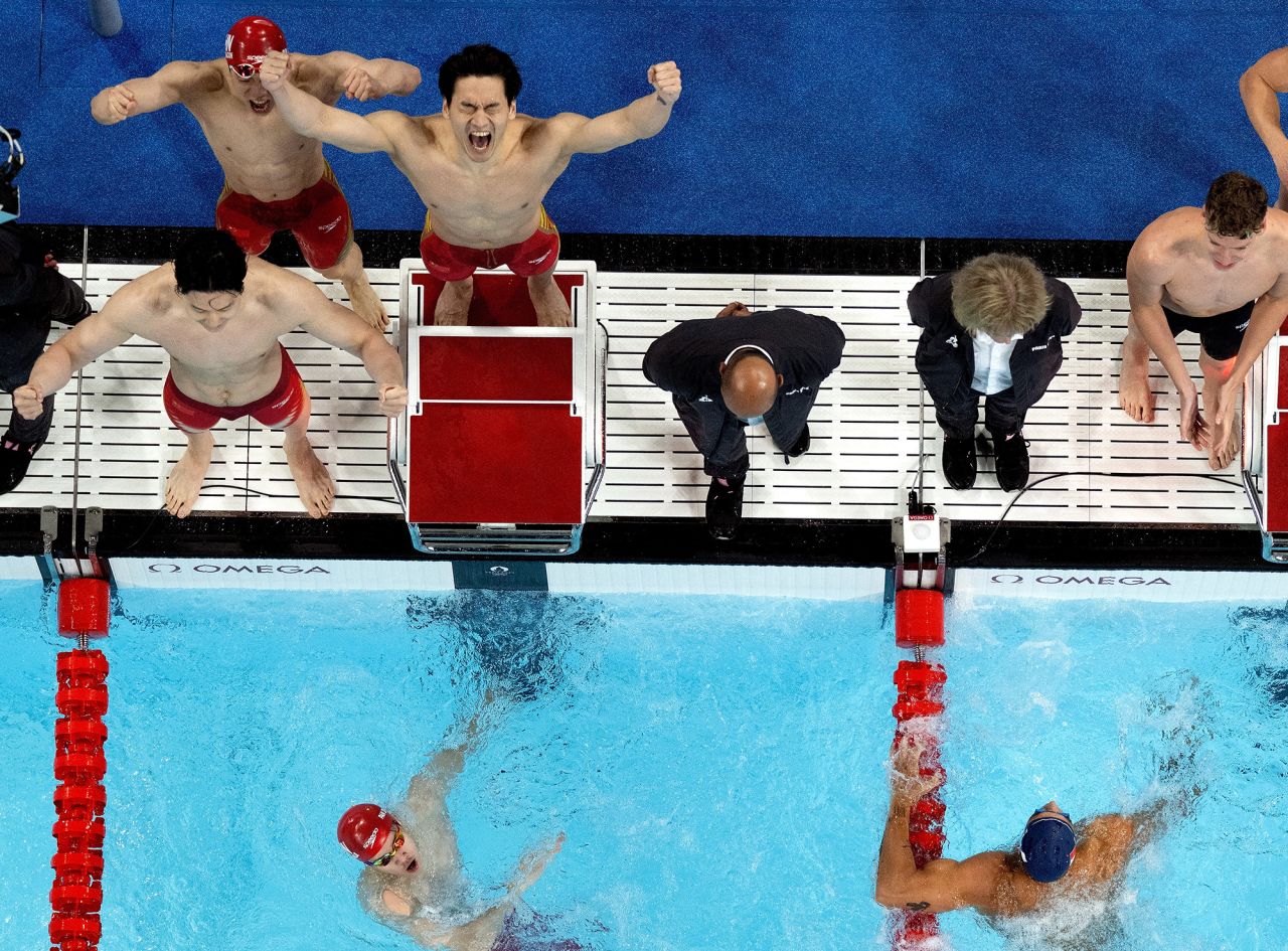 Team China celebrates winning the men’s 4x100-meter swimming medley relay final on August 4. 