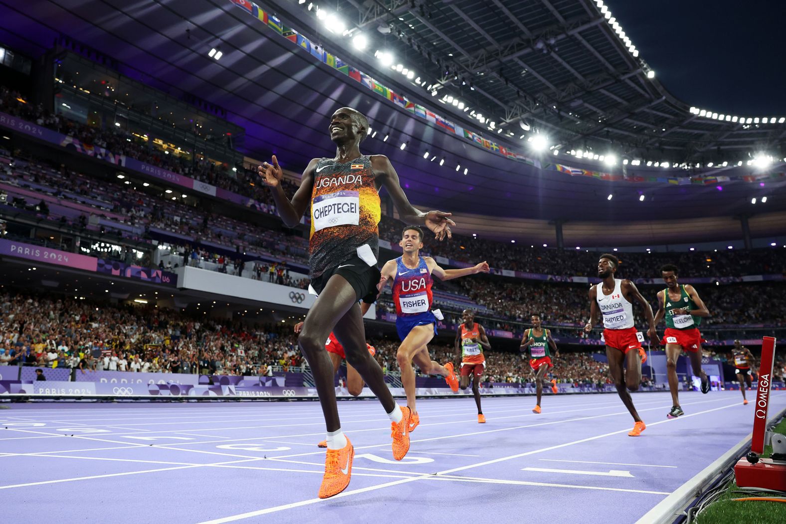 Uganda's Joshua Cheptegei <a href="https://www.cnn.com/sport/live-news/paris-olympics-news-2024-08-02-24#h_b7f0c1015ff653d4d8e35321da92dec1"