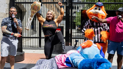 METAL! loses arm-wrestling match to Jordynne Grace