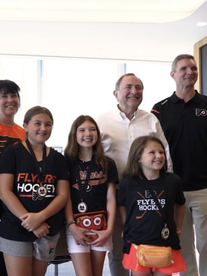 NHL honors girls who saved Pennsylvania ball hockey rink with Flyers