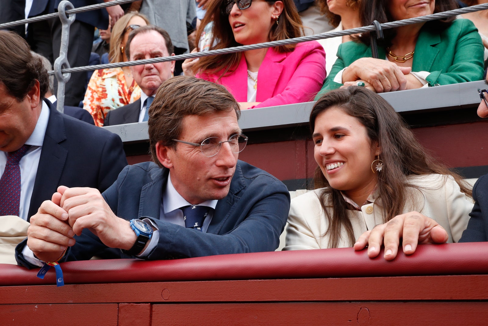 Martínez Almeida junto a su pareja Teresa Urquijo en Las Ventas.