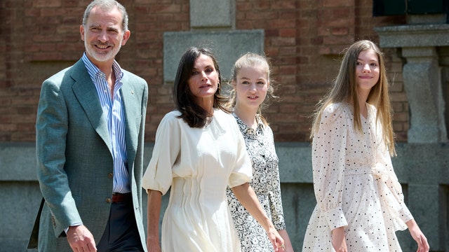 La agenda de Casa Real: un viaje de Felipe VI, la tarea pendiente de doña Sofía en París, y Letizia y sus hijas de vacaciones