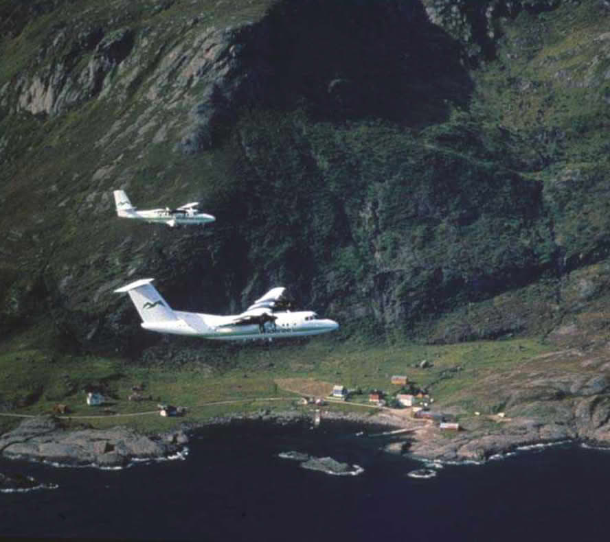 Flyfoto med fly, ca 1986