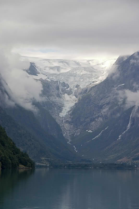 Briksdalsbreen