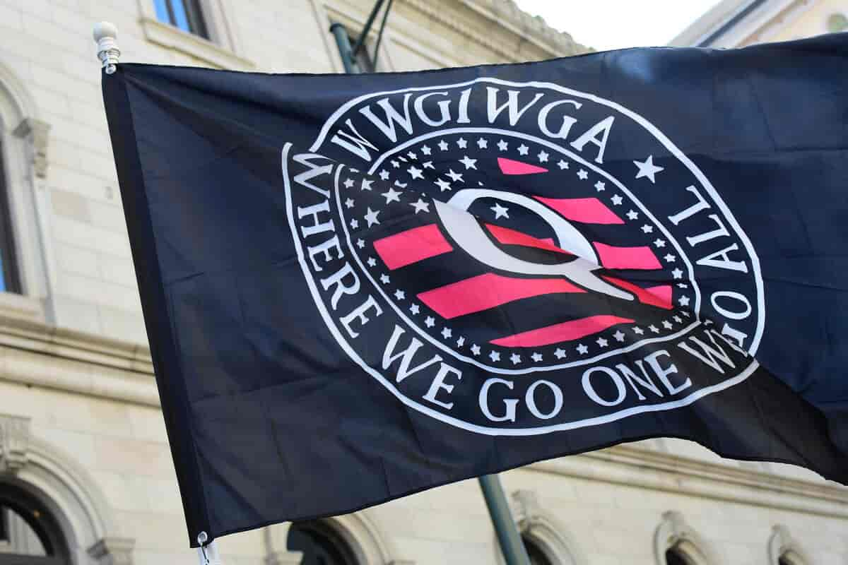 QAnon-flagg