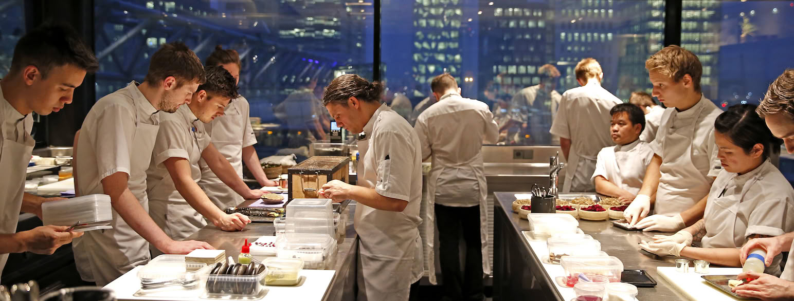 Arbeid på kjøkkenet til restauranten Maaemo i Oslo, 5.2.2016