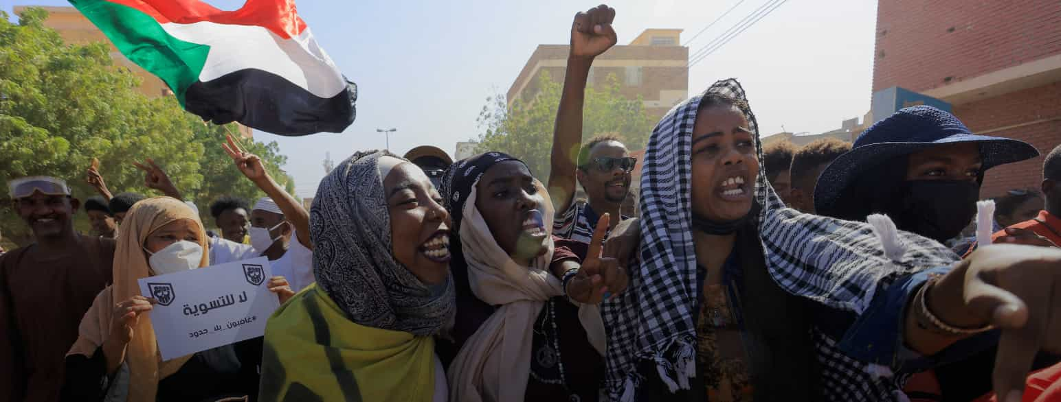 Demonstranter i Kahrtoum protesterer militærstyret i desember 2022