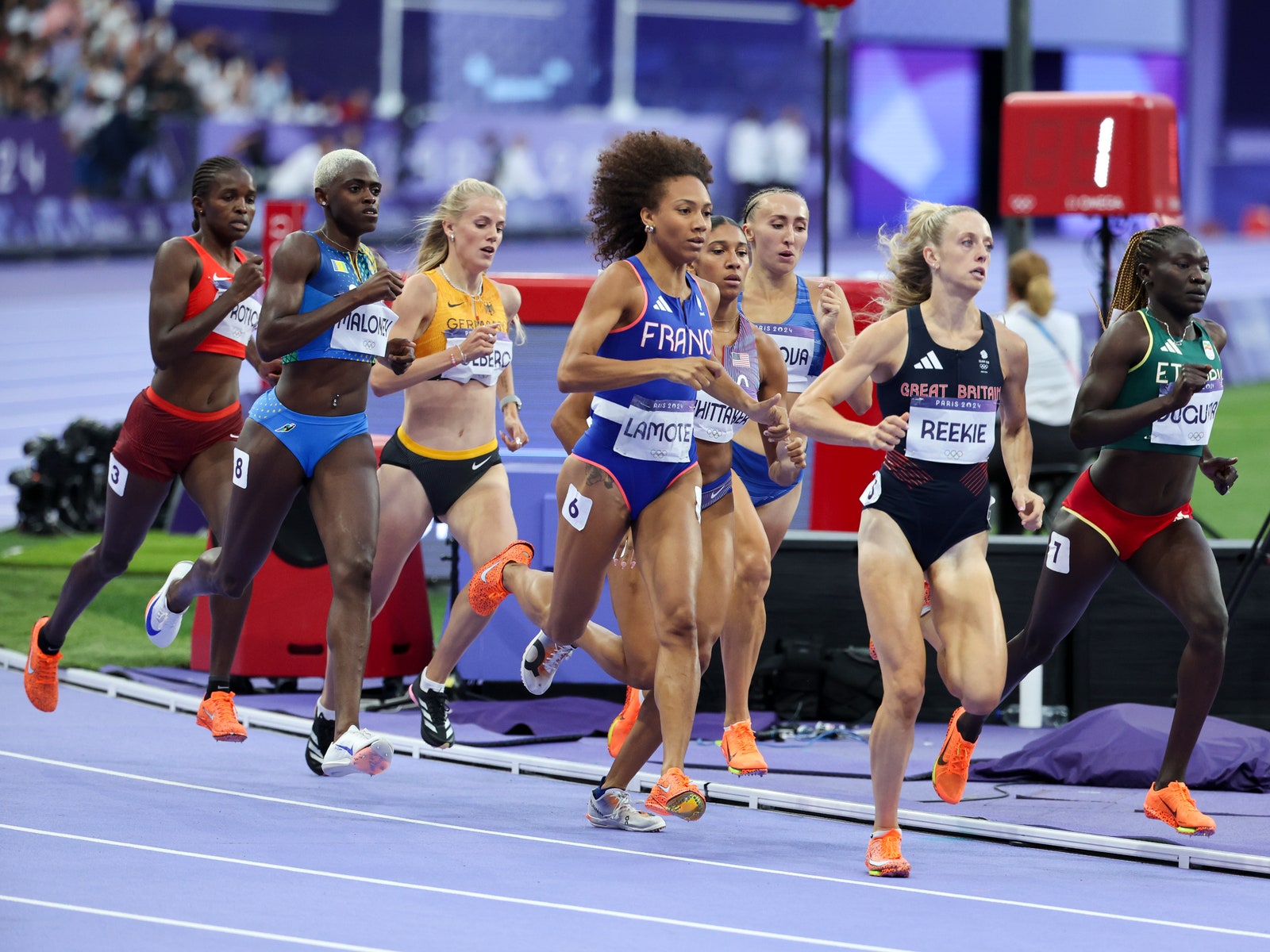 Jeux olympiques de Paris 2024: pourquoi les tenues des athlètes féminines sont-elles bien moins couvrantes?