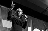 Kamala Harris in 2024 is following the Joe Biden 2020 strategy but that is “refighint the last war.” She’s not gaining ground by playing it safe. Image by Lorie Shaull via Wikimedia Commons.