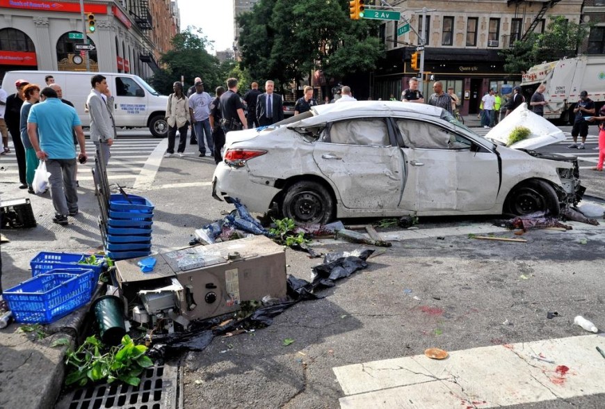 5 injured after alleged drunk driver rams into East Village bodega