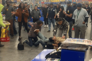 Walmart fight breaks out in this body-slamming, phone-stomping brawl