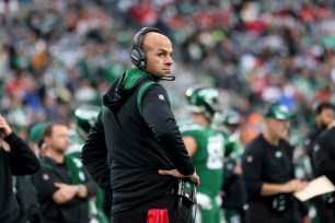 Robert Saleh took accountability for the 4th-and-2 mishap at the end of the Jets' 28-24 loss to the Buccaneers.