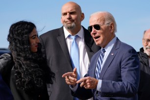 John and Gisele Fetterman speak with President Biden in Pittsburgh on October 20.