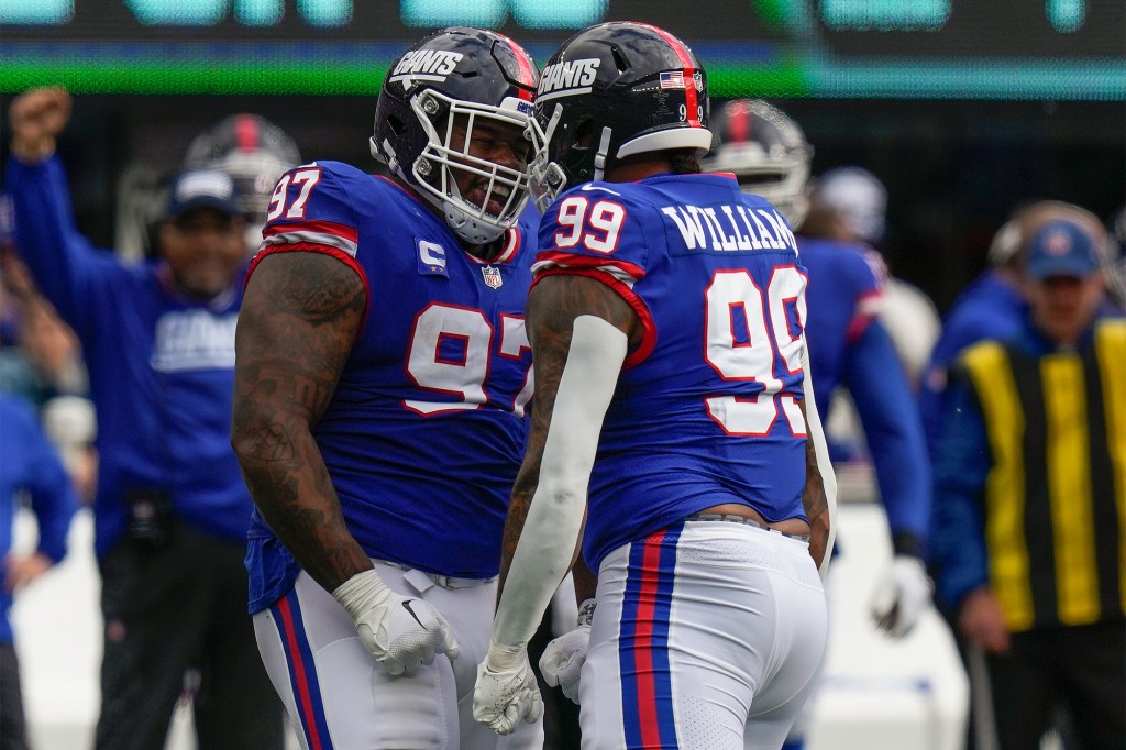 Dexter Lawrence (l.) starred alongside Leonard Williams (r.) on the Giants' defensive line Sunday.