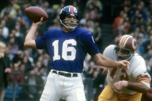 Former Giants quarterback Norm Snead has died at the age of 84.