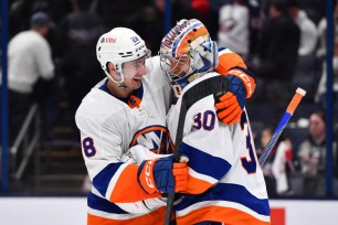 islanders beat blue jackets