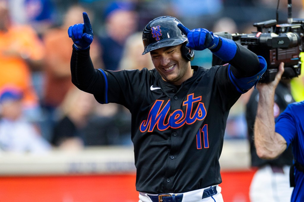 Jose Iglesias all smiles after his solo home run in the second inning of the Mets' win over the Rockies on Friday.