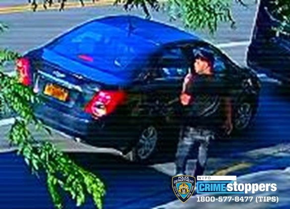 New surveillance images released by the NYPD Friday show the pair of gun-toting crooks suspected in a series of high-end robberies that netted them more than $300,000 in jewelry from diners at high-end Big Apple eateries.