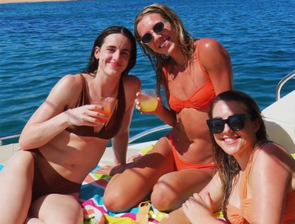 The group could be seen holding drinks in photos shared by Lexie Hull.