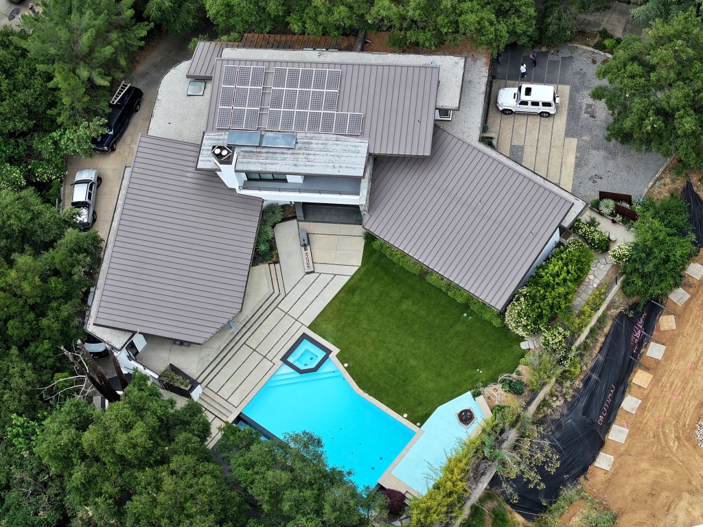 Los Angeles Dodgers' Shohei Ohtani has reportedly purchased a home in La Cañada Flintridge, paying $7.85 million for the five-bedroom, 6.5-bath mansion.