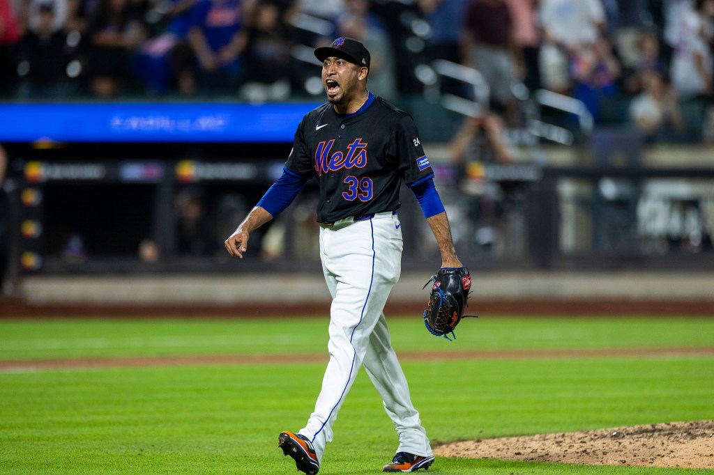 Edwin Diaz reacts after securing the Mets' win Friday.