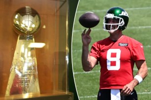 jets lombardi trophy aaron rodgers