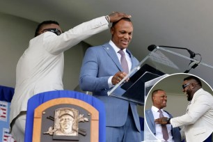 David Ortiz performs head rub ritual on Adrian Beltré at HOF induction ceremony