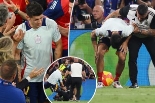 Alvaro Morata of Spain reacts as he leaves the field through a guard of honour as players and coaching staff of Spain celebrate after victory over France in the UEFA EURO 2024 Semi-Final match between Spain and France at Munich Football Arena on July 09, 2024 in Munich, Germany.