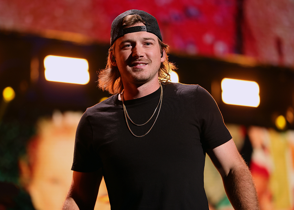 Morgan Wallen performing