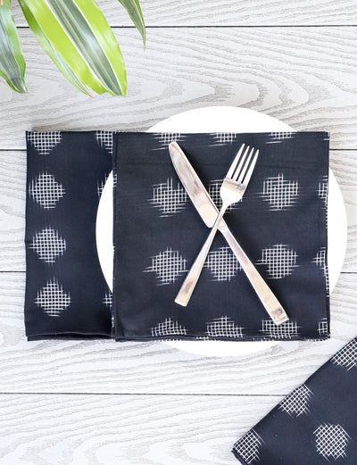 Cloth Napkins- Black Circles - Set of 4 - Passion Lilie