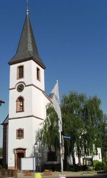 Hanhofen Blick auf die Kirche St. Martin