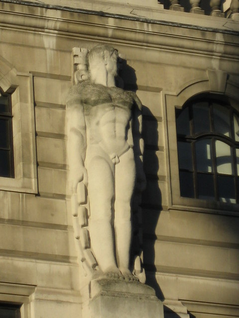 Statue on the facade of the Bank of England