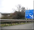 SU6969 : M4, half mile to Junction 11 by N Chadwick