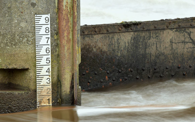 Depth marker, Stranmillis weir, Belfast (November 2014)