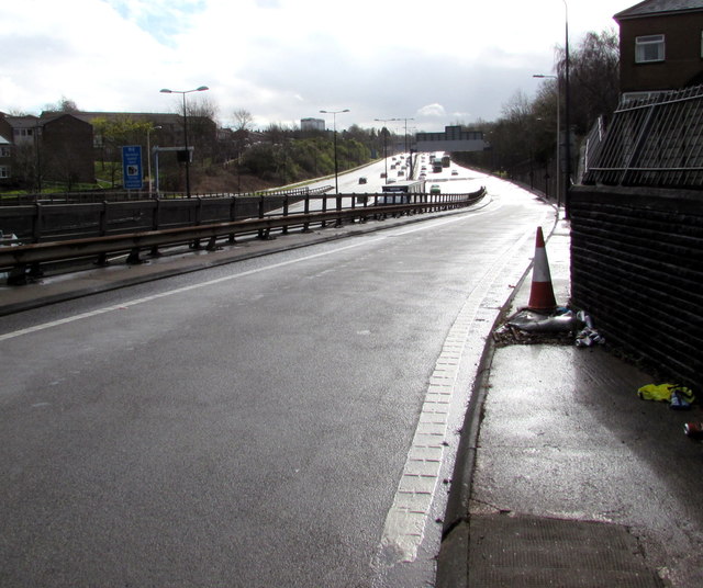 Exit slip road from the M4 motorway westbound at junction 25, Newport