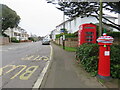 SZ1892 : Festive post box, Mudeford, Christchurch by Malc McDonald