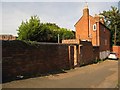 SO8554 : Towpath doorway on Lock Street by Christine Johnstone