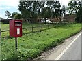 TF3125 : EIIR postbox at Loosegate by Christine Johnstone