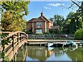 SU7778 : Lock-keeper's house, Shiplake Lock by Simon Mortimer