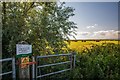 ST3969 : Entrance to the permissive footpath to the sea, Clevedon by Oliver Mills