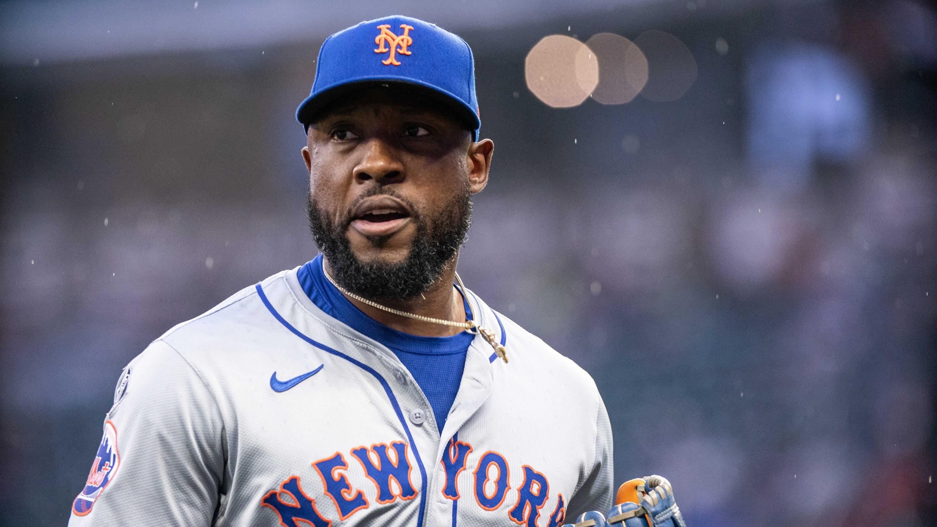 Apr 9, 2024; Cumberland, Georgia, USA; New York Mets outfielder Starling Marte (6) in the game against Atlanta Braves during the second inning at Truist Park. 