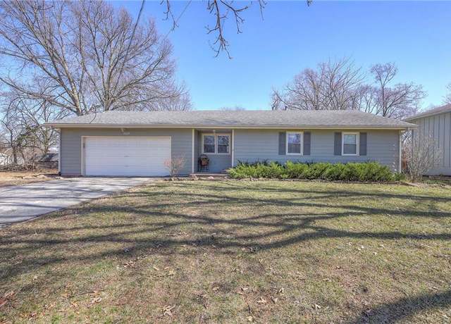 Property at 11619 Campbell St, Kansas City, MO 64131, 3 beds, 2 baths