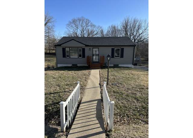 Property at 7801 Longwood Ave, Kansas City, KS 66109, 2 beds, 1 bath