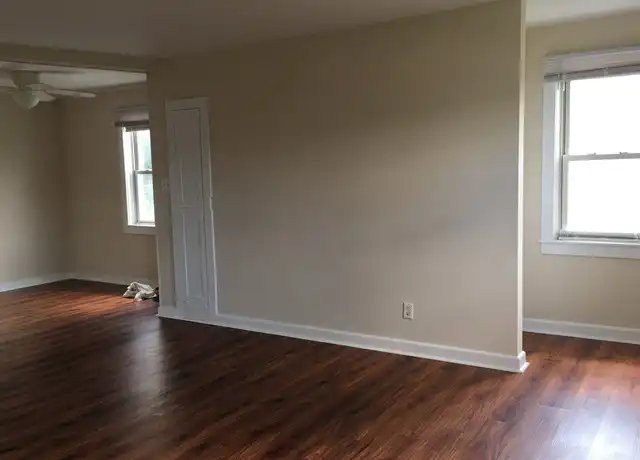 Property at 6004 Old Capitol Trl, Wilmington, DE, 19808, 2 beds, 1 bath, [object Object]