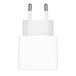 Seitenansicht des Apple 20 Watt USB‑C Power Adapters mit Typ-C Stecker.