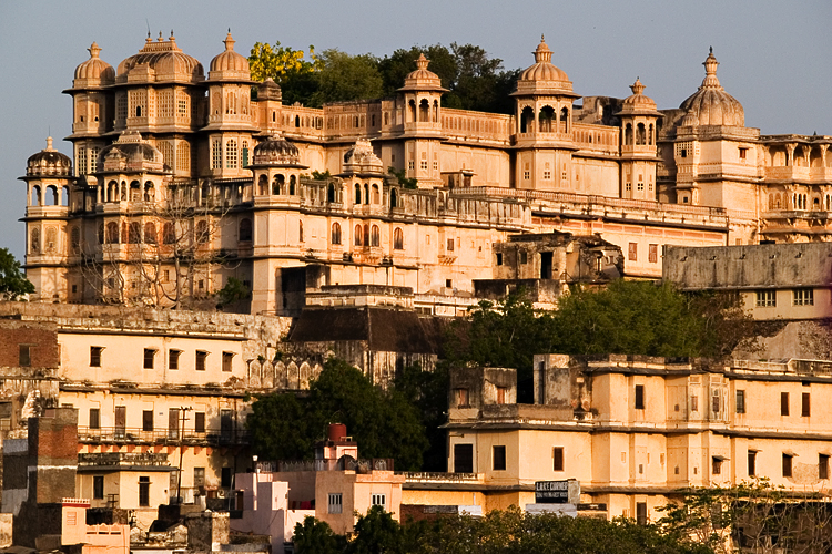 File:Udaipur-citypalace.jpg