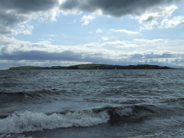 File:Great Cumbrae - geograph.org.uk - 943711.jpg